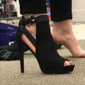 APT. 9 high heel open toe booties